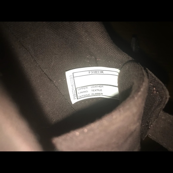 Children’s UGG shoes - Picture 5 of 7